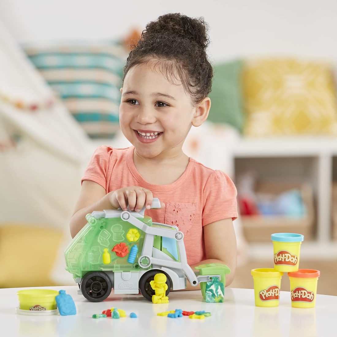 Play-Doh Dumpin' Fun Garbage Truck Playset, view 2