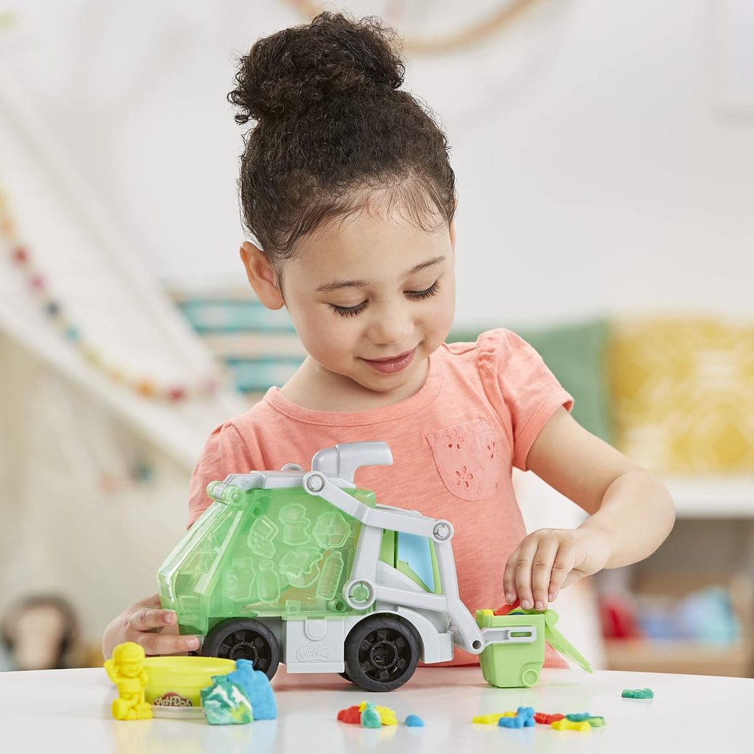 Play-Doh Dumpin' Fun Garbage Truck Playset, view 3