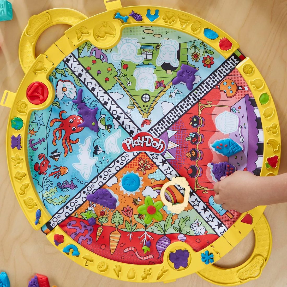 Play-Doh Fold & Go Playmat Starter Set, view 2
