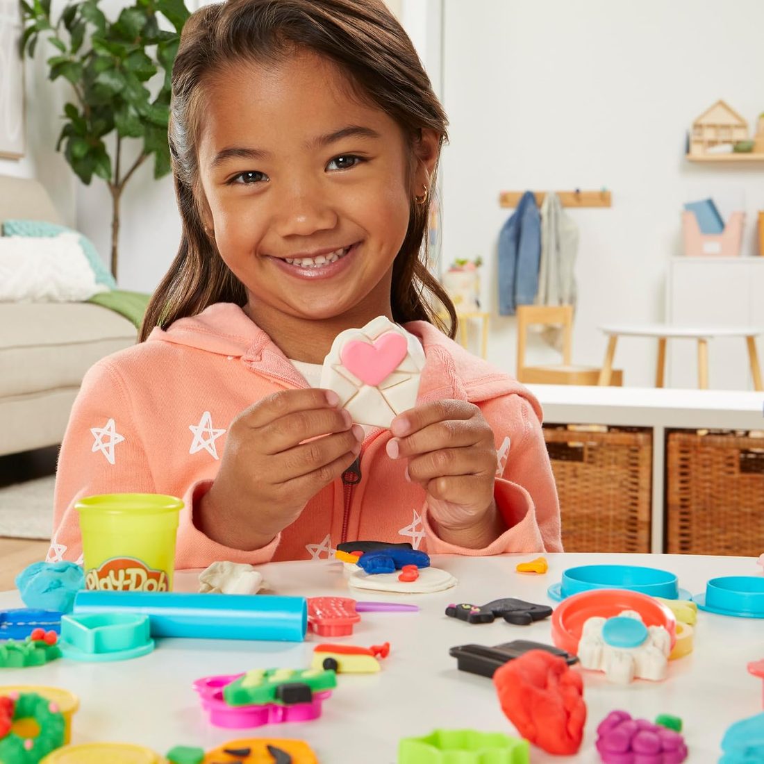 Play-Doh Holiday Set of Tools with 10 Cans, view 5