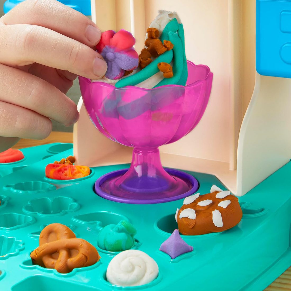 Play-Doh Rainbow Swirl Ice Cream Playset, view 5