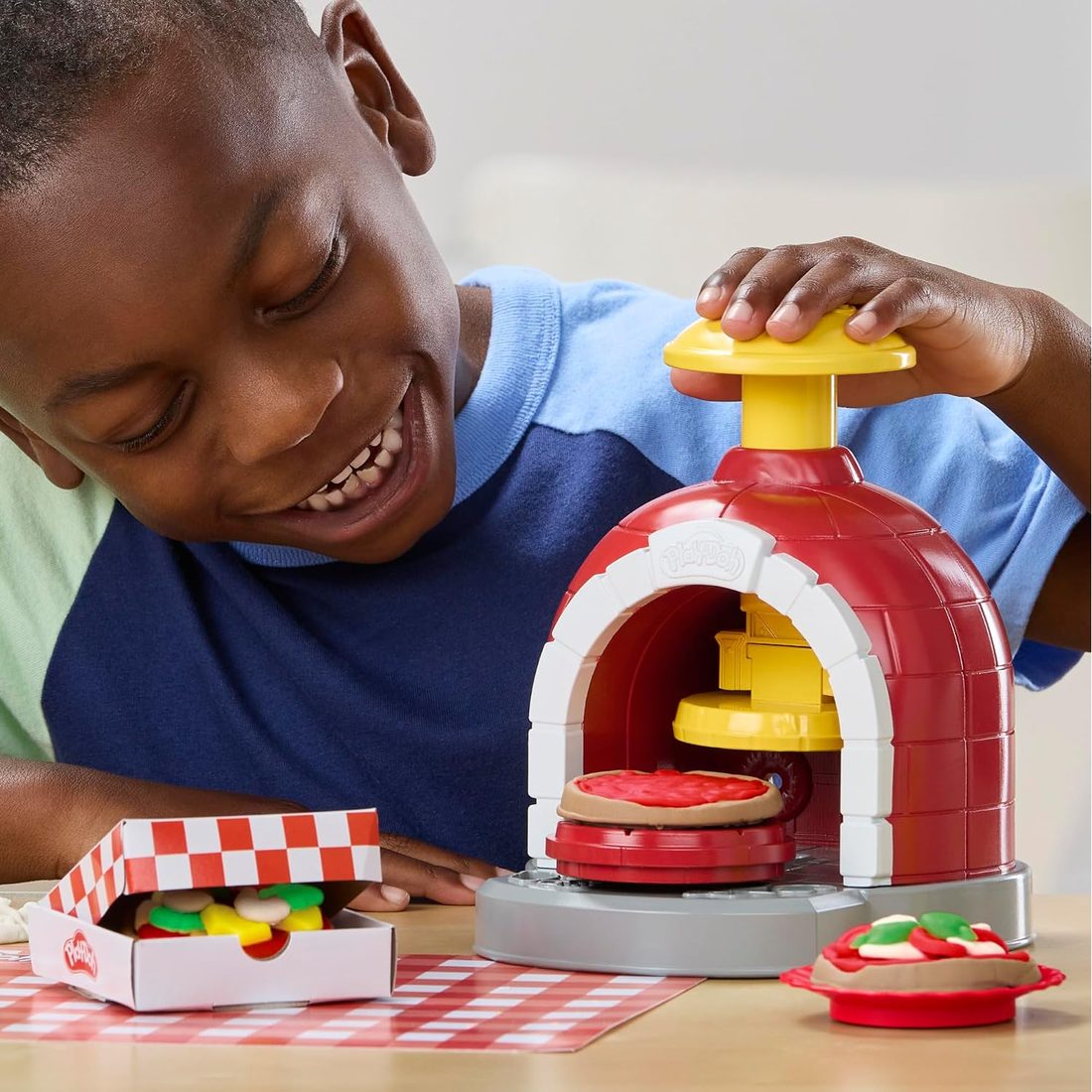 Play-Doh Stamp & Spin Pizza Playset, view 3